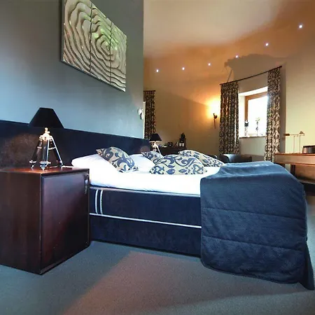 Hotel Romantik Kasteel Daelenbroeck 4*