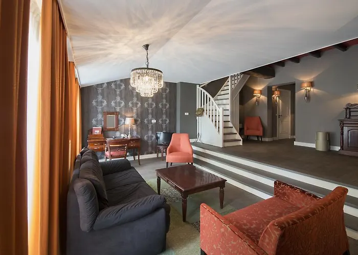 Romantik Kasteel Daelenbroeck 4* Херкенбош