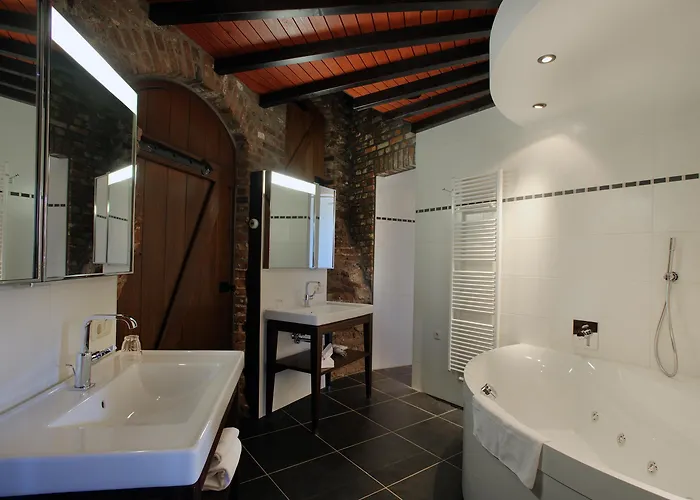 Отель Romantik Kasteel Daelenbroeck Херкенбош