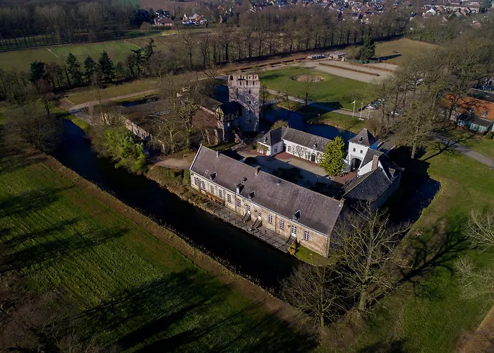 Отель Romantik Kasteel Daelenbroeck Херкенбош
