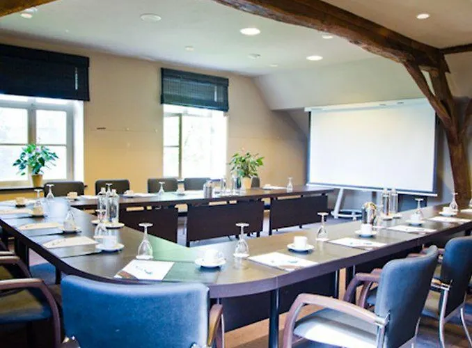 Romantik Kasteel Daelenbroeck 4* Херкенбош