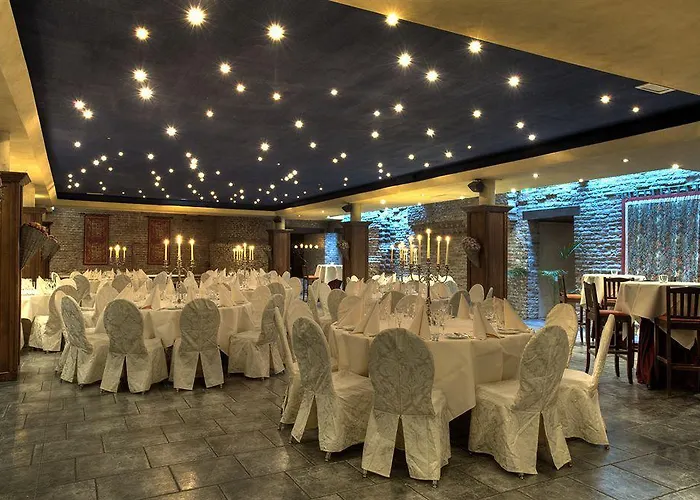 Romantik Kasteel Daelenbroeck 4* Херкенбош