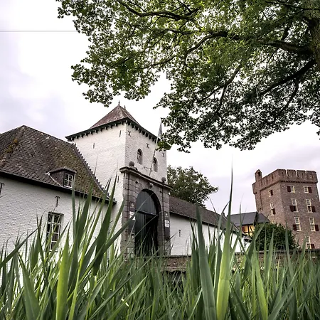 Hotel Romantik Kasteel Daelenbroeck 4*